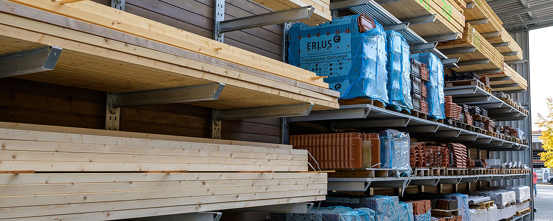 Cantilever racking systems with roof