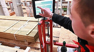 stacker crane - automatic warehouse