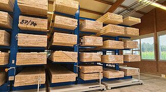 Mobile cantilever racking