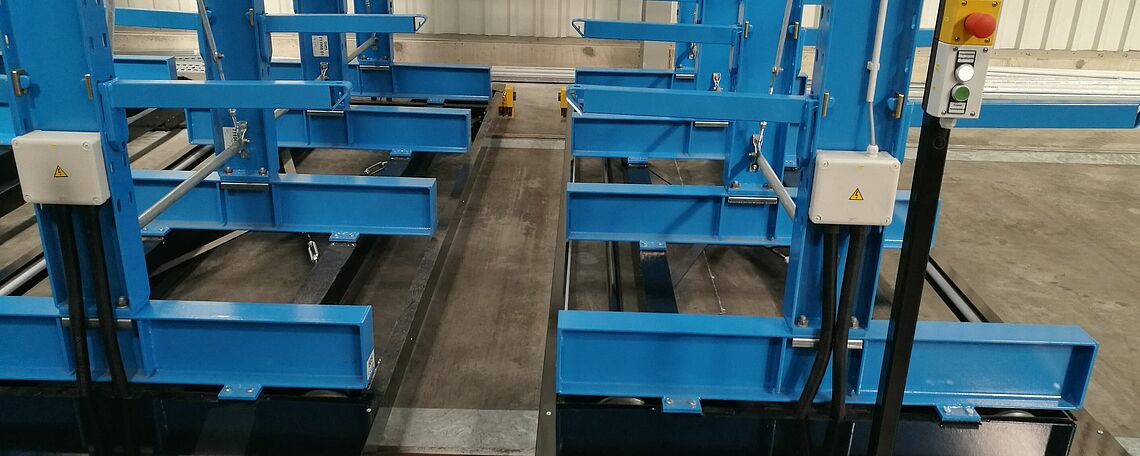 Mobile cantilever racking system