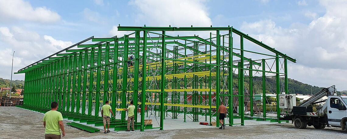 Rack-clad building by OHRA